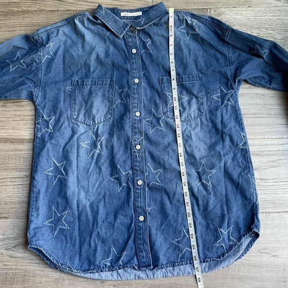 Fun Denim Button Down Shirt Distressed Star Pattern Throughout Boxy Cut SZ M - Picture 7 of 11